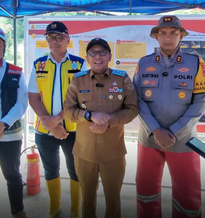 Bupati Tanah Datar Eka Putra Bersama Kapolres Padang Panjang (Foto: Instagram Eka Putra)